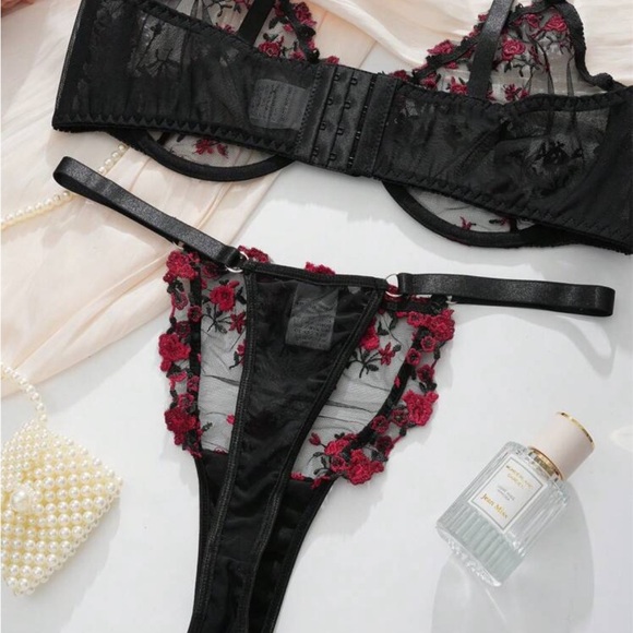 Ebony Rouge Underwire Set by SilkRose - Picture 3 of 7